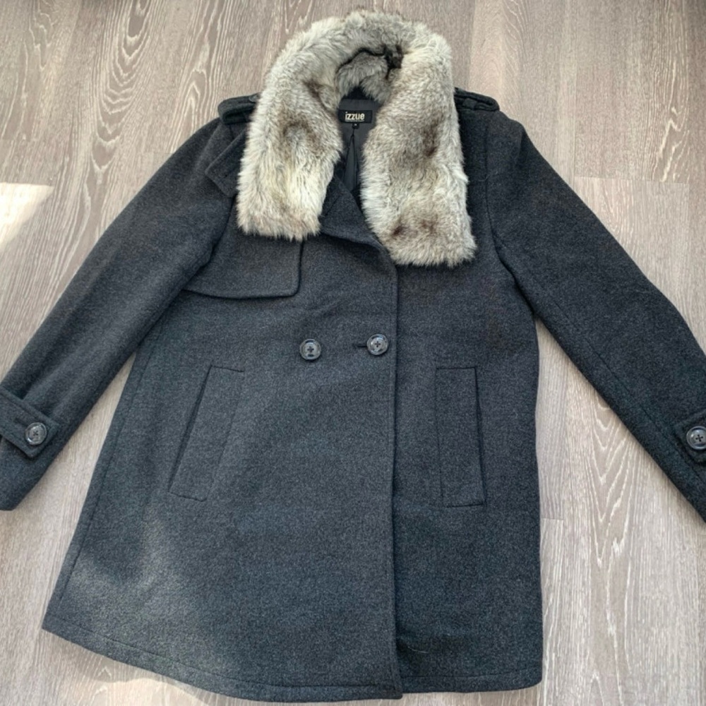 [Moving Sale by 2.27] izzue wool blend trench coat with fur collar